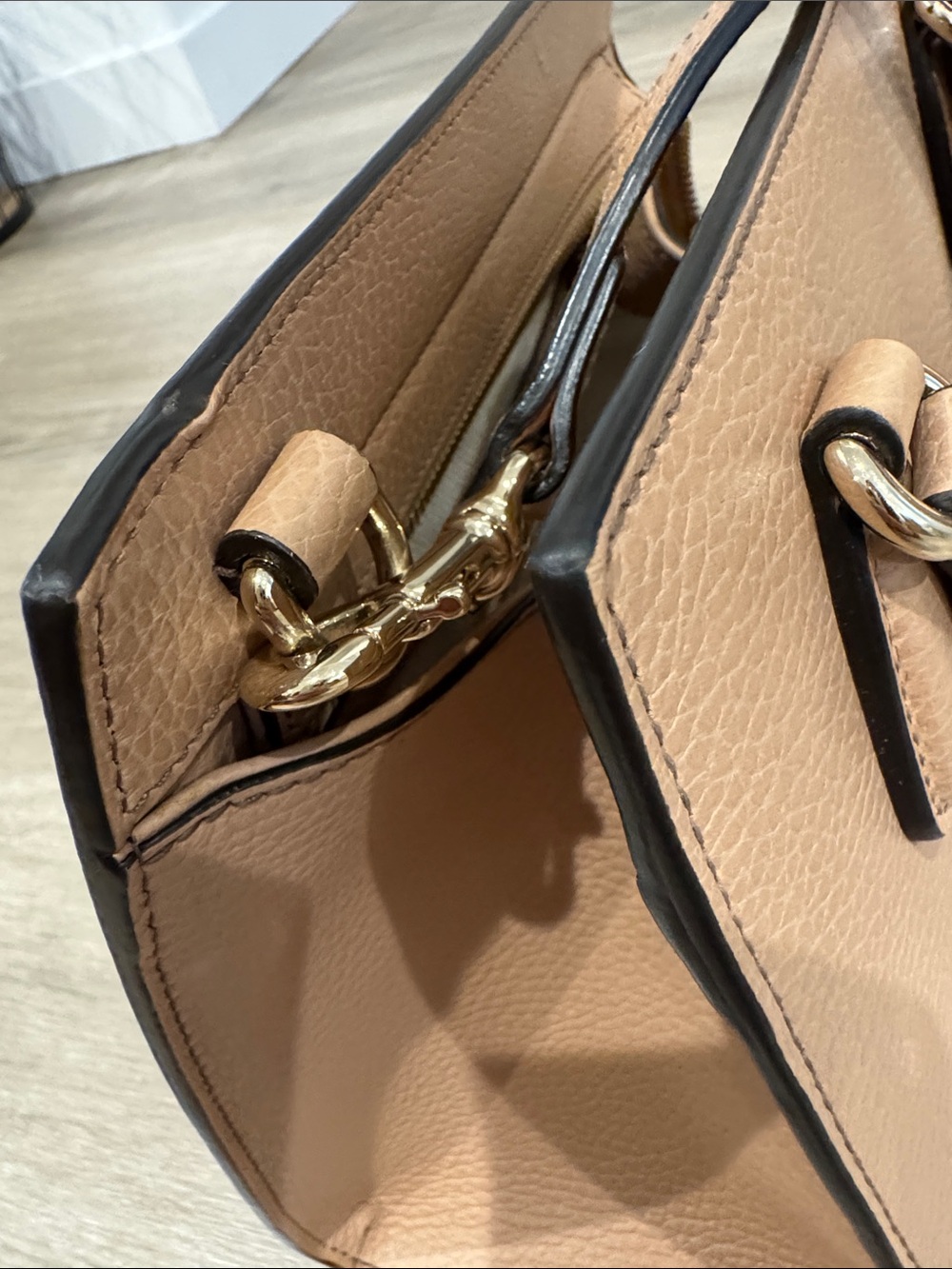 Gucci Soho Pebbled Leather convertible Top-Handle Satchel in Camel Tan - Picture 12 of 15